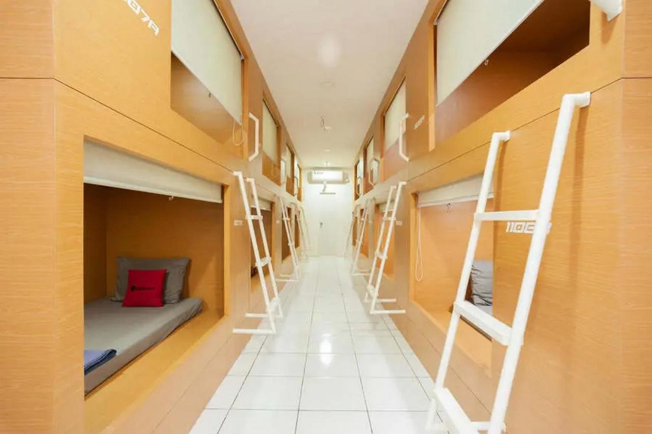 ג'קרטה Reddoorz Hostel Near Taman Puring מראה חיצוני תמונה