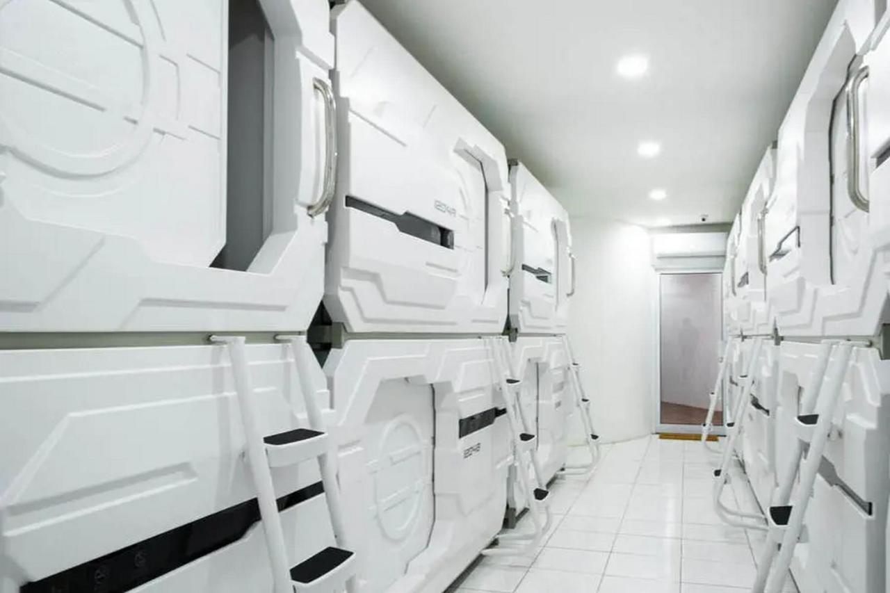 ג'קרטה Reddoorz Hostel Near Taman Puring מראה חיצוני תמונה