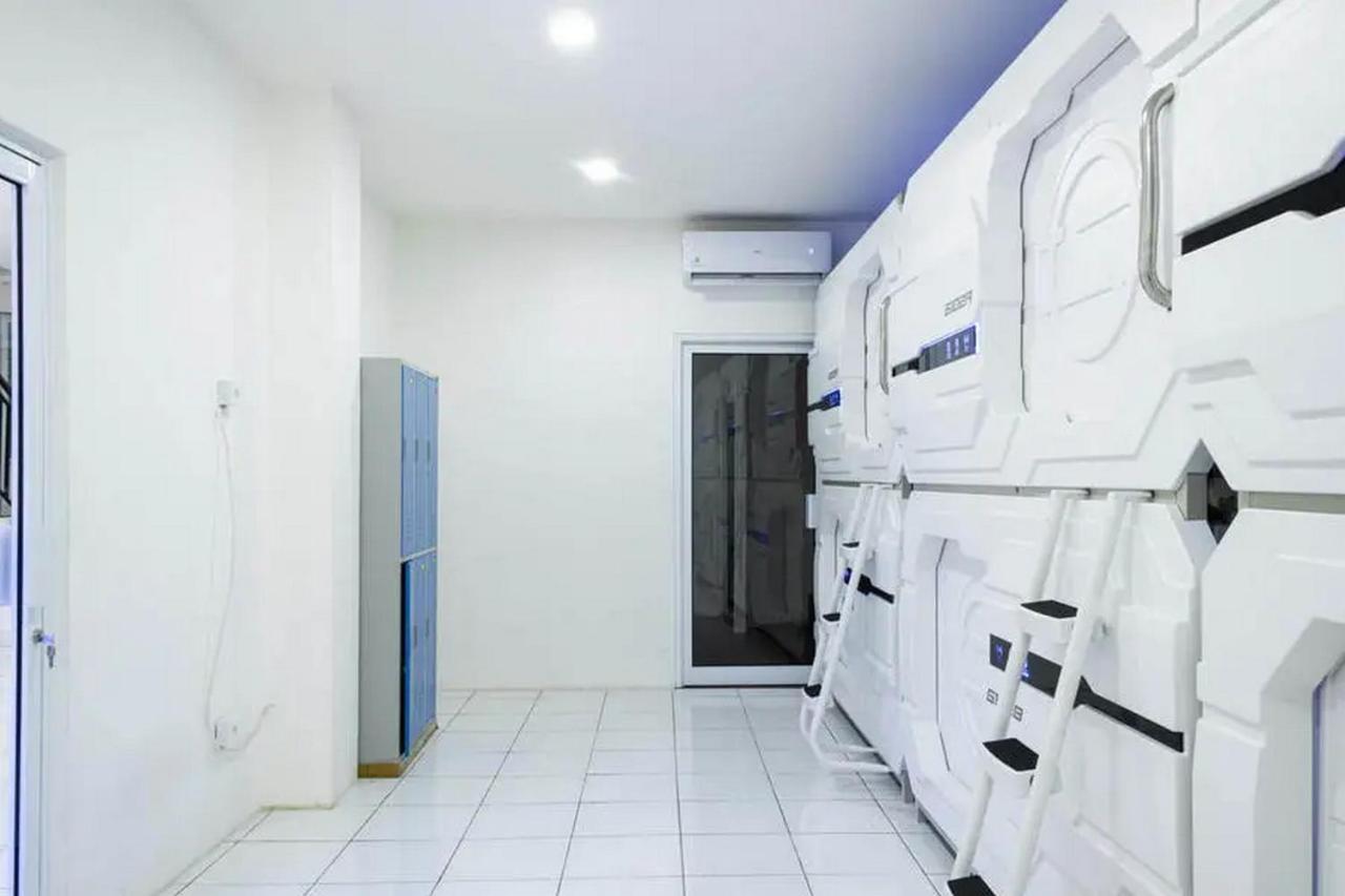 ג'קרטה Reddoorz Hostel Near Taman Puring מראה חיצוני תמונה