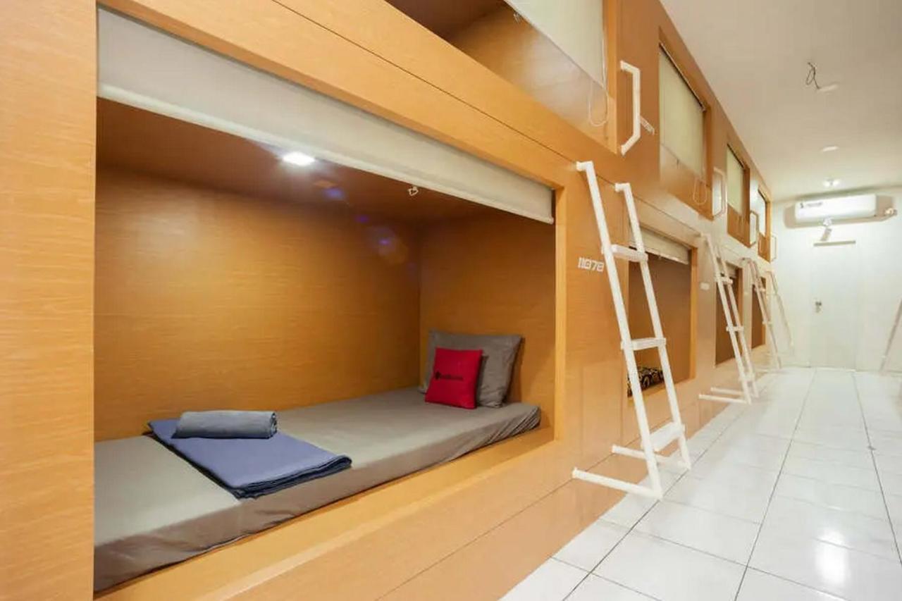 ג'קרטה Reddoorz Hostel Near Taman Puring מראה חיצוני תמונה